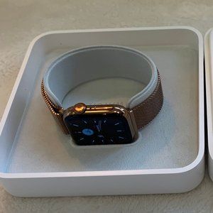 Apple Watch Series 4 GPS + Cellular, 40mm Milanese Stainless Rose Gold Loop Band